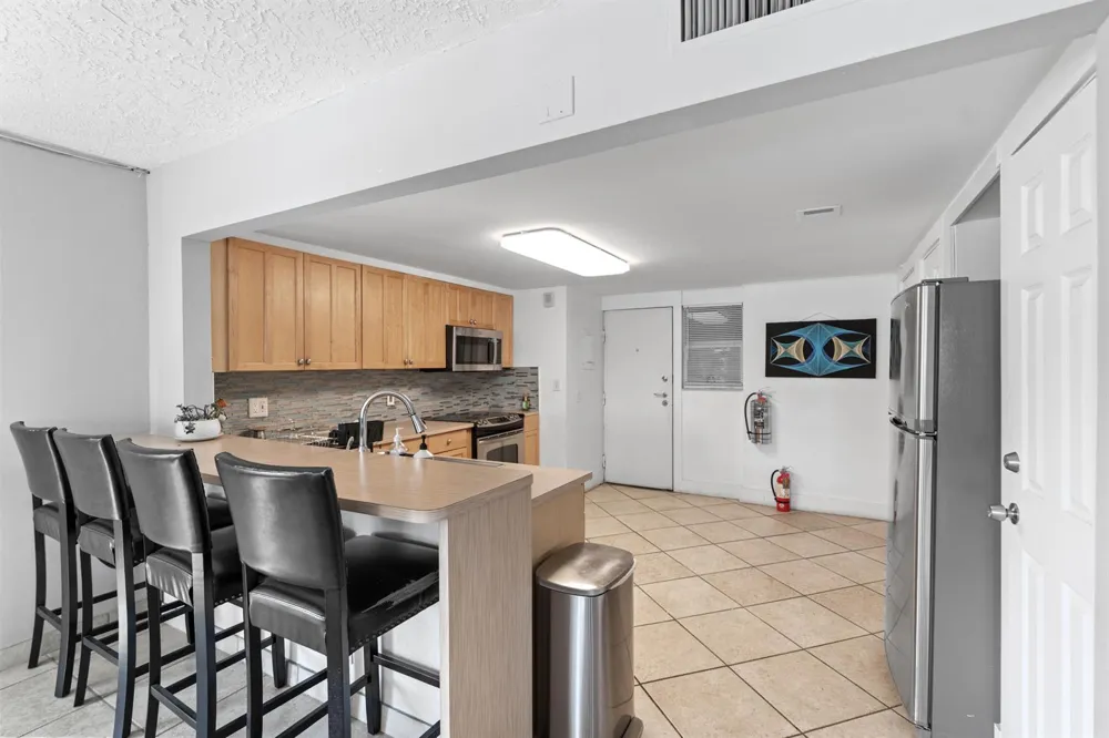 121 Golden Isles Drive #Ph1 Hallandale Beach, FL 33009