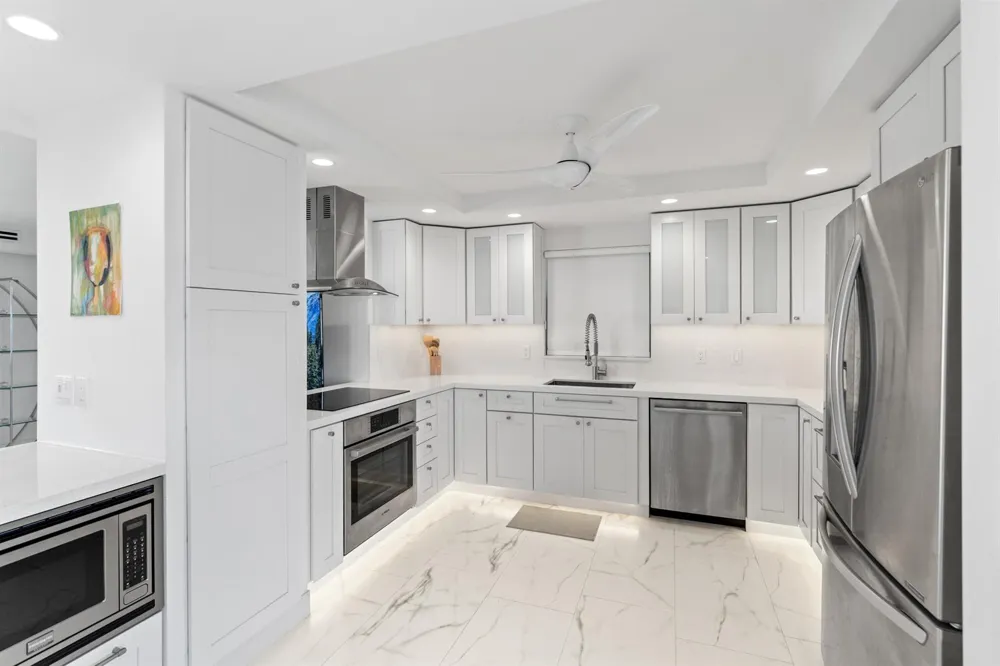 121 Golden Isles Drive #Ph1 Hallandale Beach, FL 33009