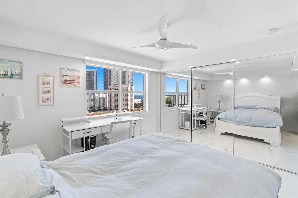 121 Golden Isles Drive #Ph1 Hallandale Beach, FL 33009