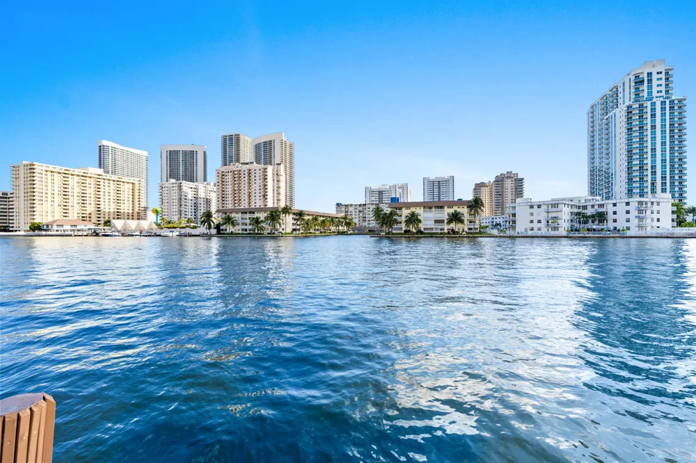 121 Golden Isles Drive #Ph1 Hallandale Beach, FL 33009