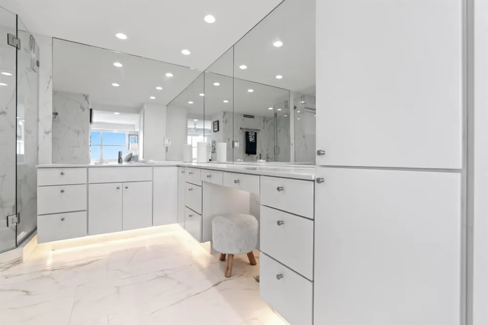 121 Golden Isles Drive #Ph1 Hallandale Beach, FL 33009