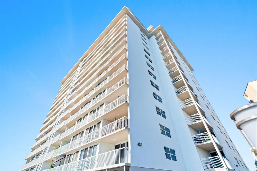 121 Golden Isles Drive #Ph1 Hallandale Beach, FL 33009