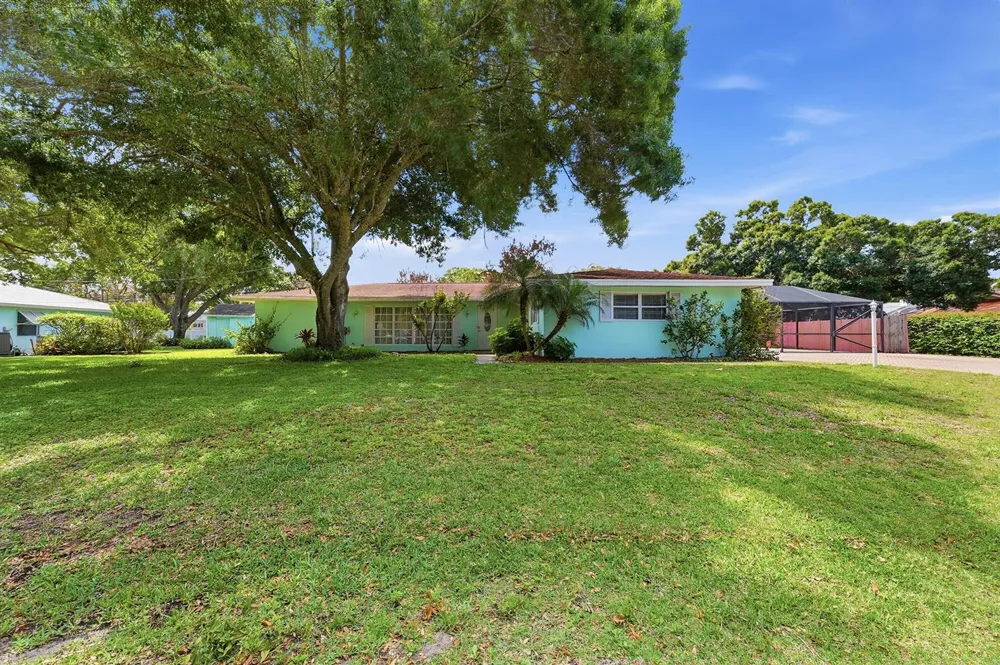2115 15th Place Vero Beach, FL 32960
