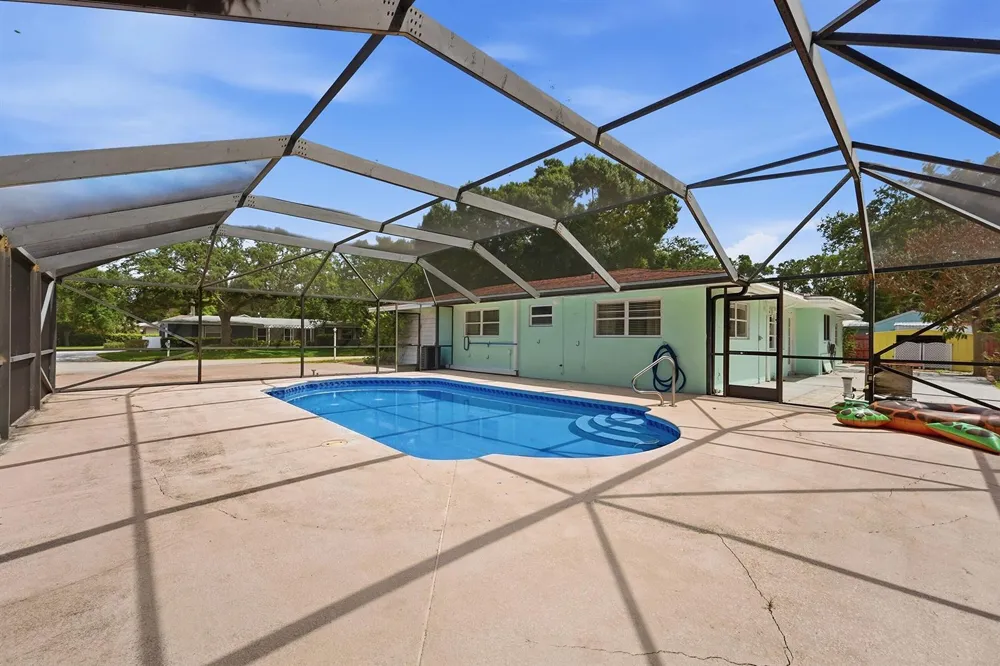2115 15th Place Vero Beach, FL 32960