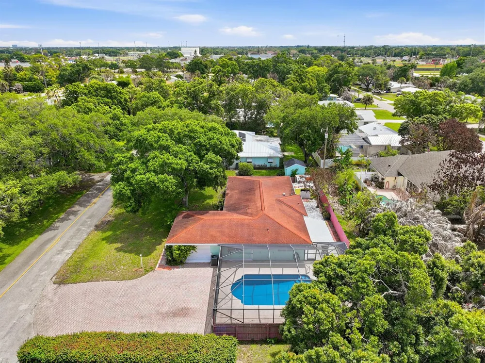 2115 15th Place Vero Beach, FL 32960