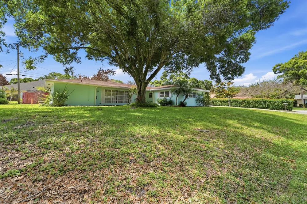 2115 15th Place Vero Beach, FL 32960