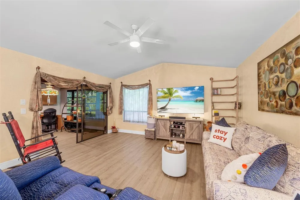 6809 SE Yorktown Drive Hobe Sound, FL 33455