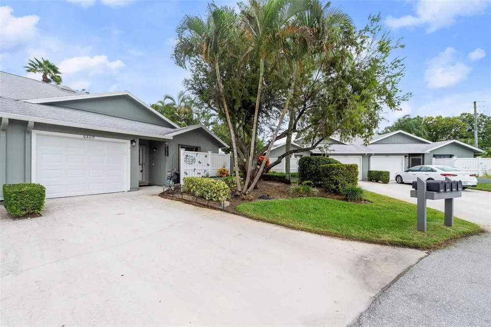 6809 SE Yorktown Drive Hobe Sound, FL 33455
