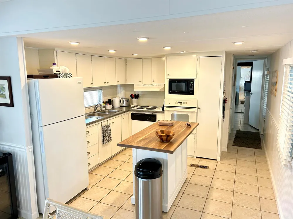 312 Hibiscus Drive Deerfield Beach, FL 33442