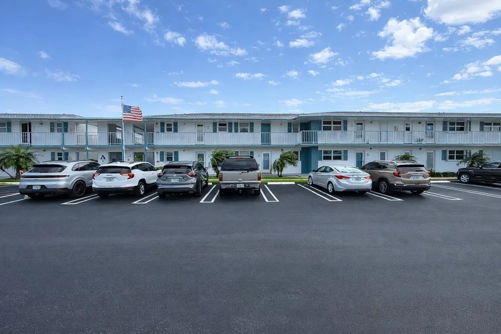 1114 Lake Terrace #205 Boynton Beach, FL 33426