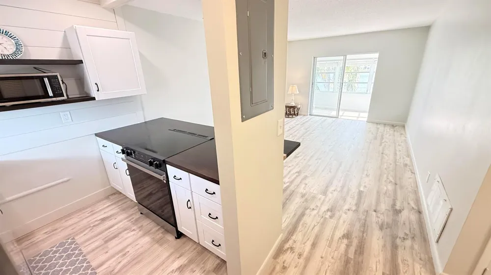 1114 Lake Terrace #205 Boynton Beach, FL 33426