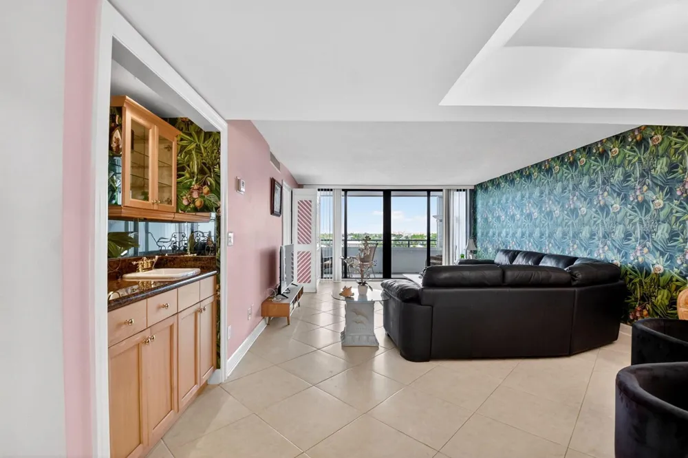 3589 S Ocean Boulevard #609 South Palm Beach, FL 33480