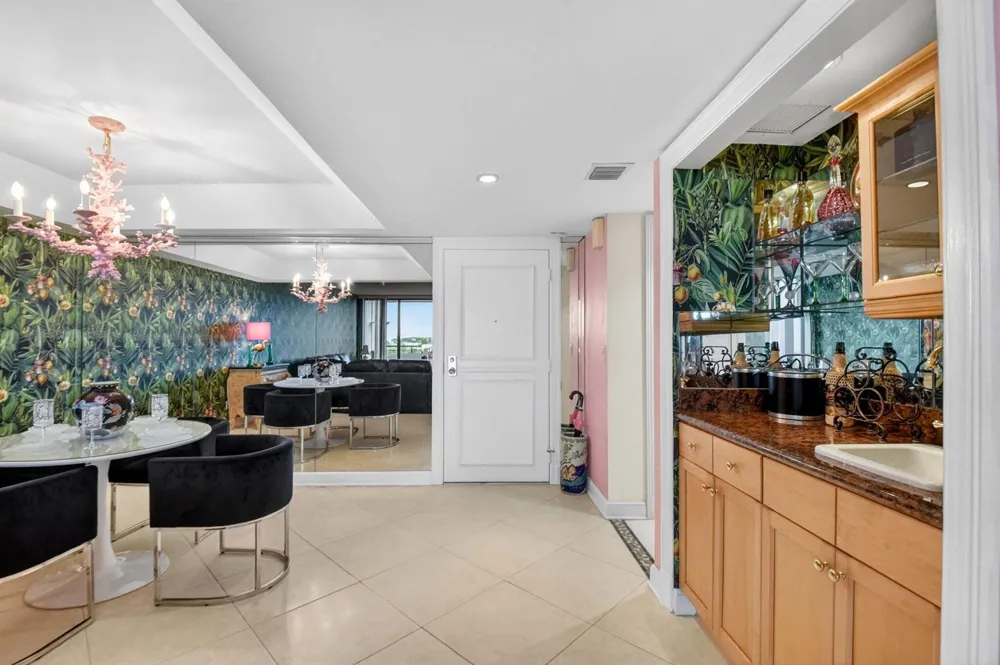 3589 S Ocean Boulevard #609 South Palm Beach, FL 33480