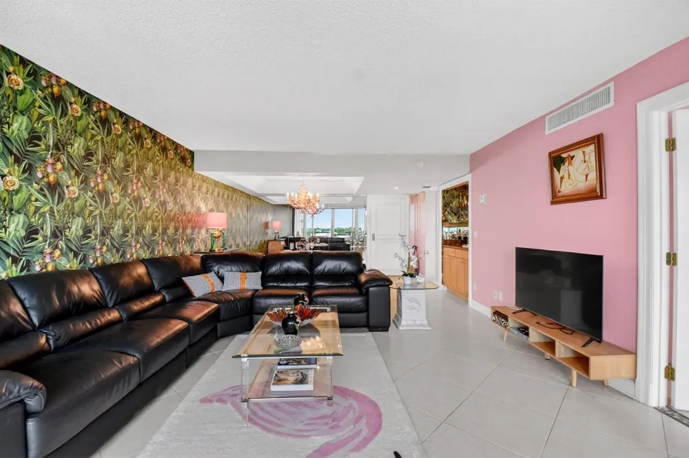 3589 S Ocean Boulevard #609 South Palm Beach, FL 33480