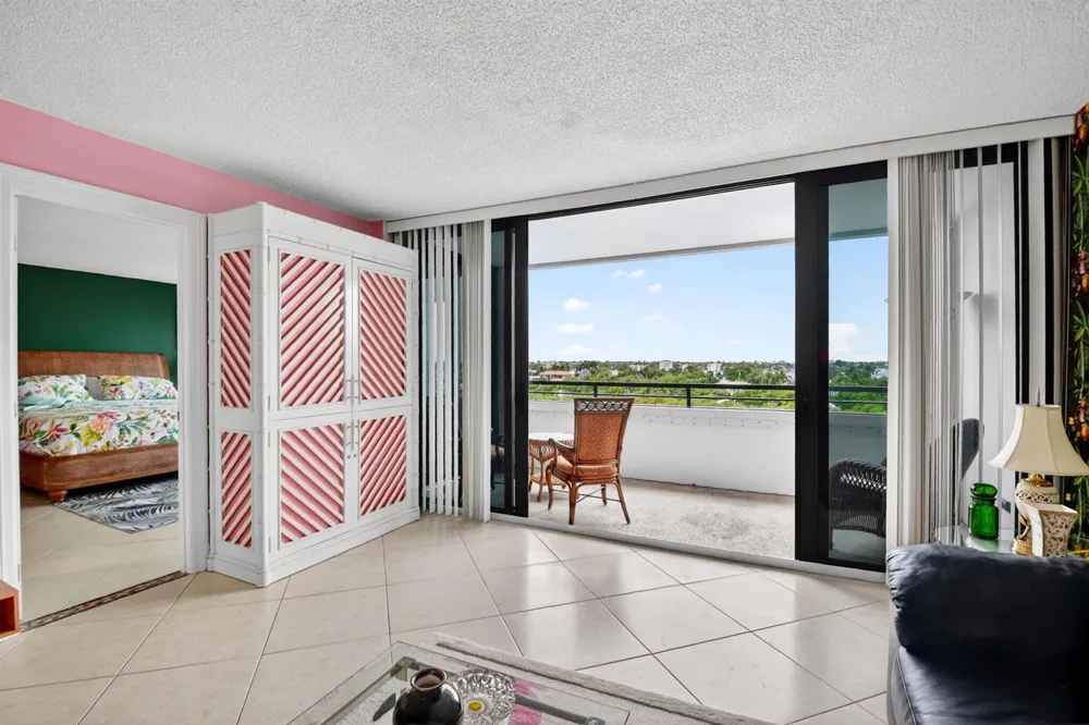 3589 S Ocean Boulevard #609 South Palm Beach, FL 33480