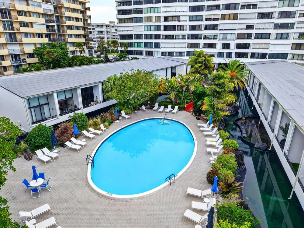 3589 S Ocean Boulevard #609 South Palm Beach, FL 33480