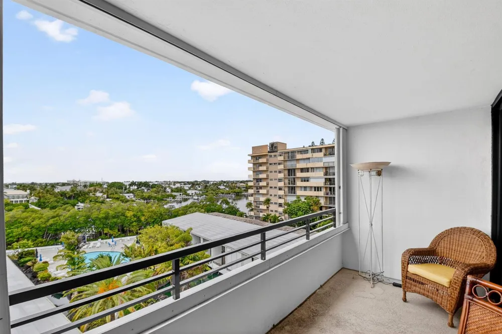 3589 S Ocean Boulevard #609 South Palm Beach, FL 33480