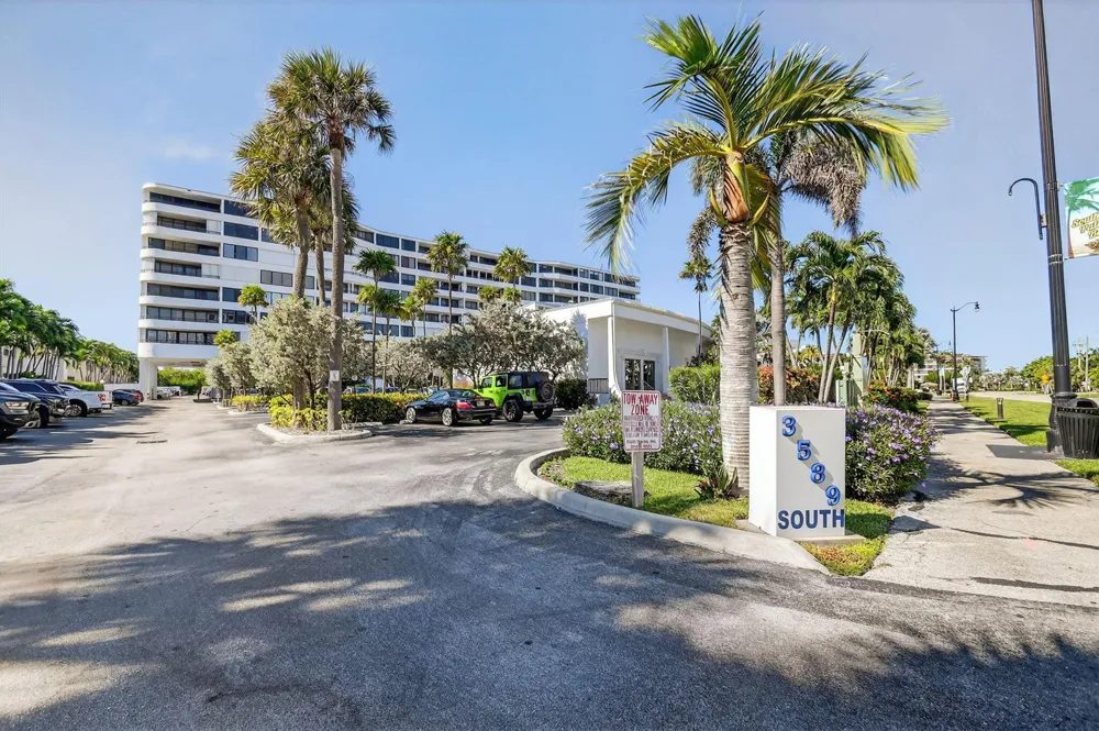 3589 S Ocean Boulevard #609 South Palm Beach, FL 33480