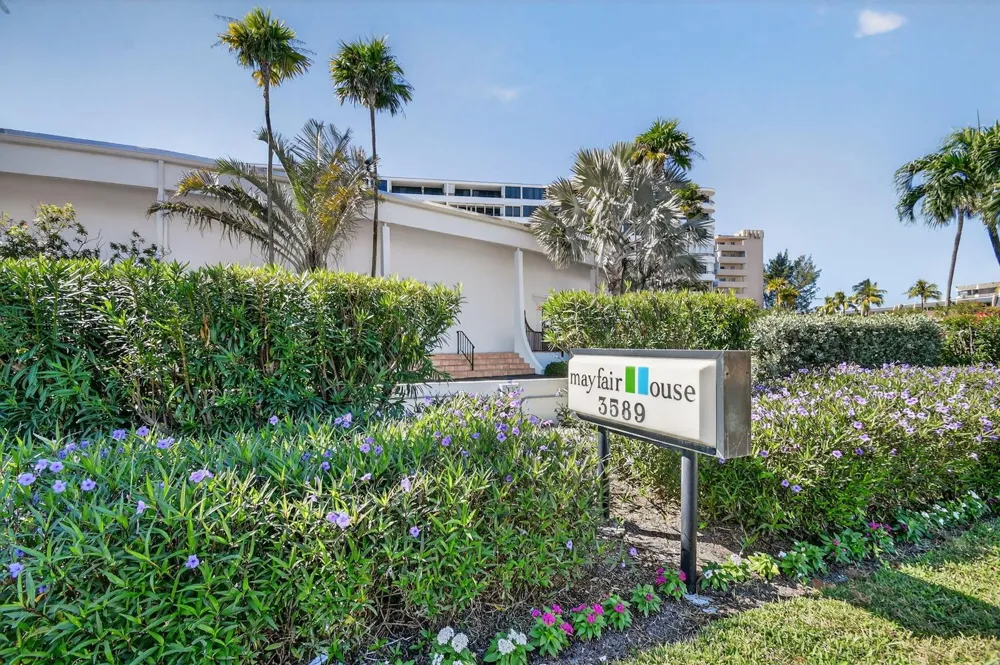 3589 S Ocean Boulevard #609 South Palm Beach, FL 33480