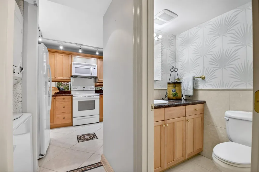 3589 S Ocean Boulevard #609 South Palm Beach, FL 33480