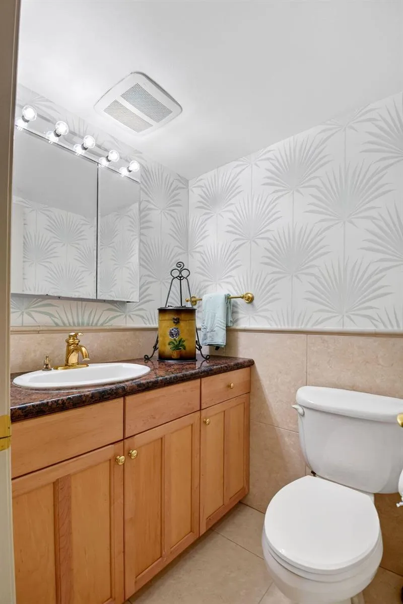 3589 S Ocean Boulevard #609 South Palm Beach, FL 33480