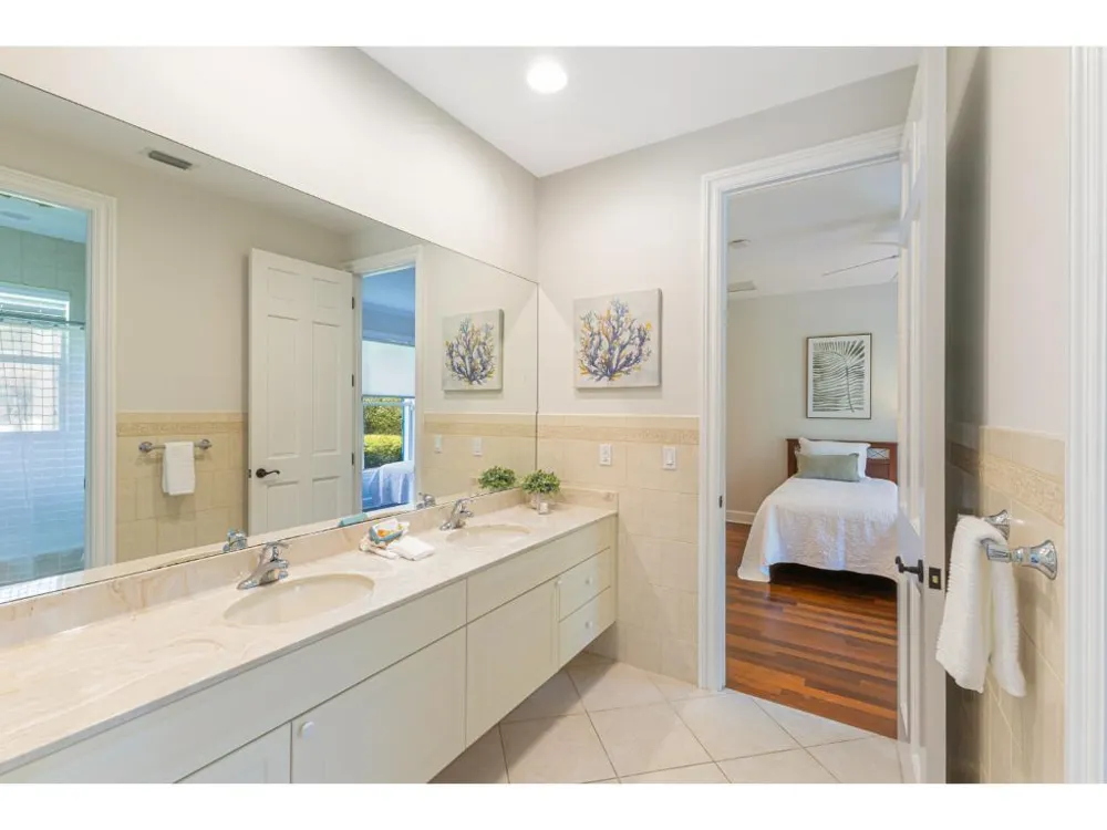 230 Oak Hammock Court SW Vero Beach, FL 32962