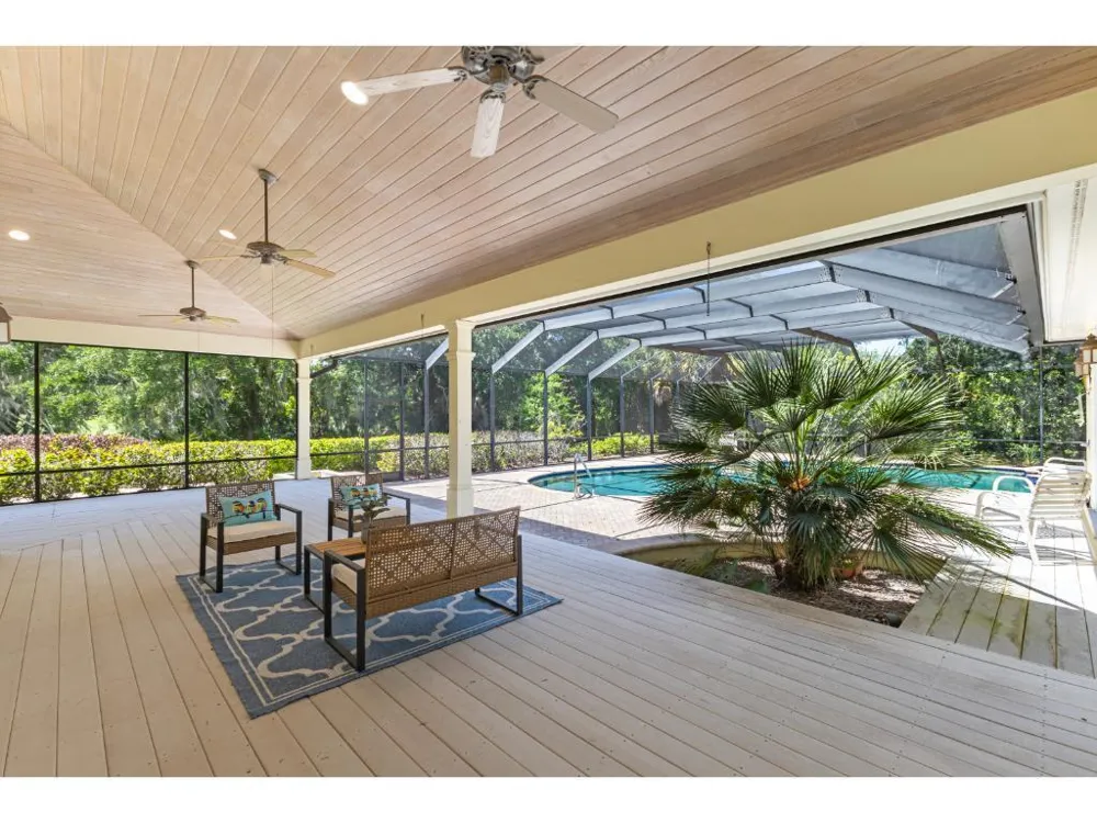 230 Oak Hammock Court SW Vero Beach, FL 32962