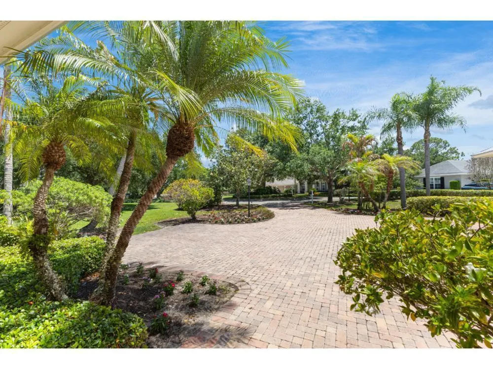230 Oak Hammock Court SW Vero Beach, FL 32962