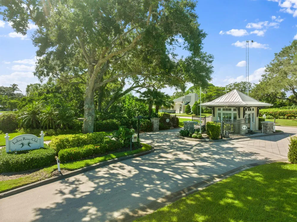 230 Oak Hammock Court SW Vero Beach, FL 32962