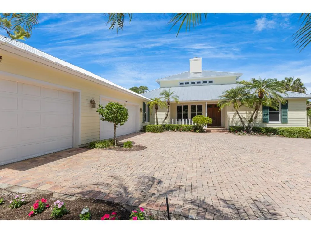 230 Oak Hammock Court SW Vero Beach, FL 32962