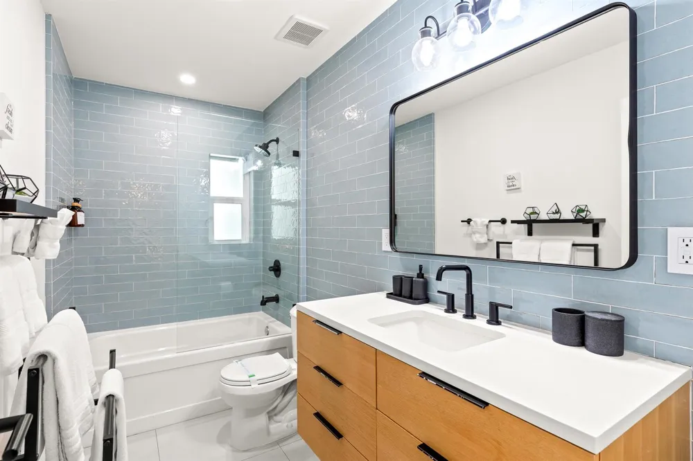 2417 NE 19th Avenue Wilton Manors, FL 33305