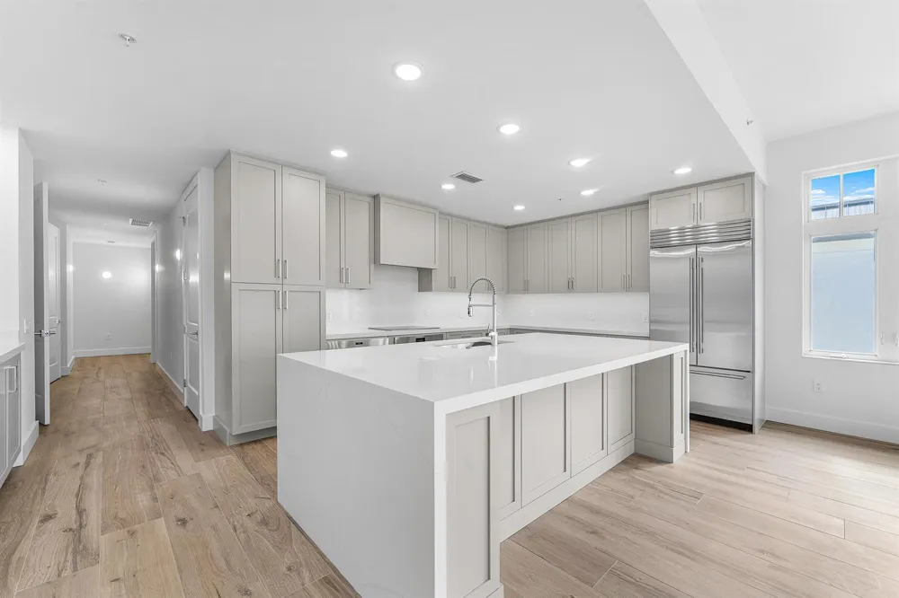 180 Lake Drive #2304 Palm Beach Shores, FL 33404