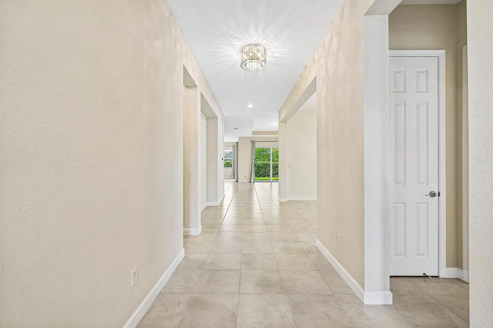 1031 Ember Ridge Run Loxahatchee, FL 33470