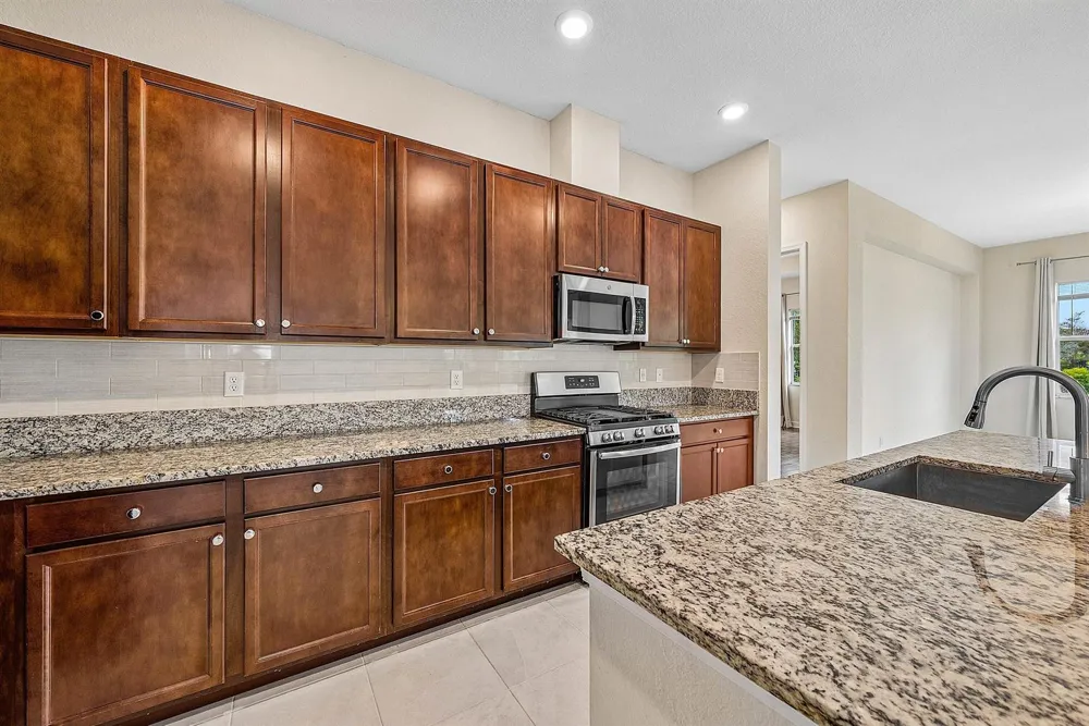 1031 Ember Ridge Run Loxahatchee, FL 33470