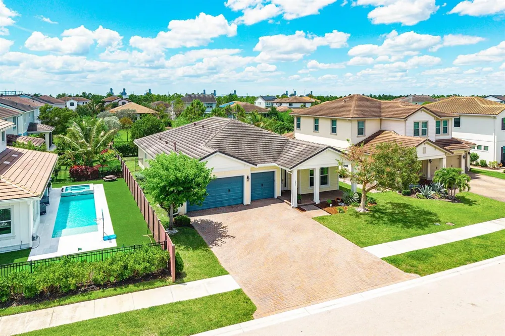 1031 Ember Ridge Run Loxahatchee, FL 33470
