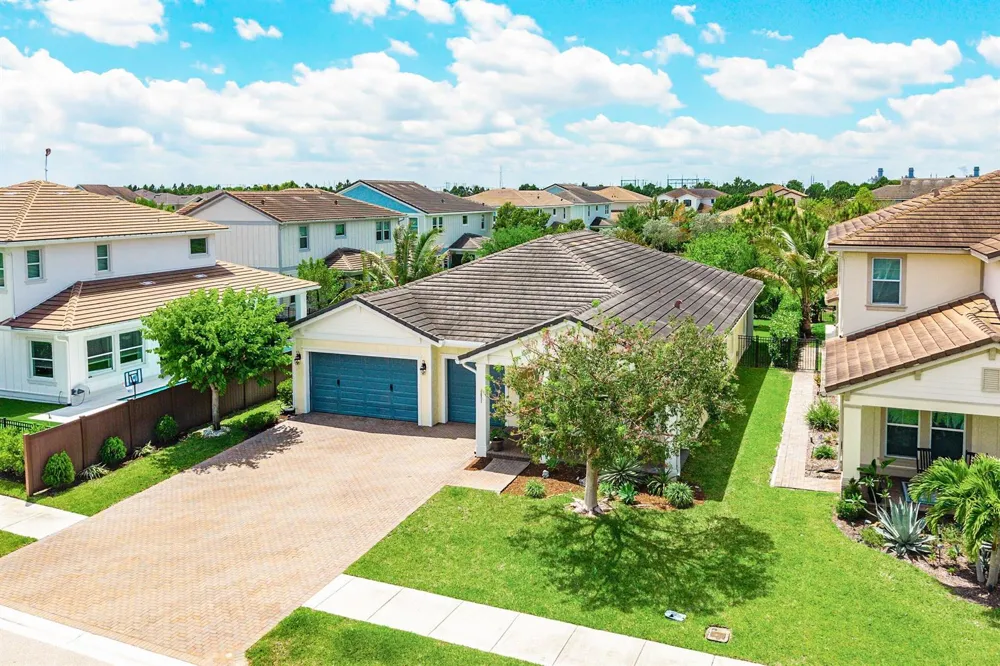 1031 Ember Ridge Run Loxahatchee, FL 33470