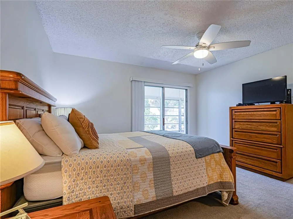 28 Pine Arbor Lane #101 Vero Beach, FL 32962