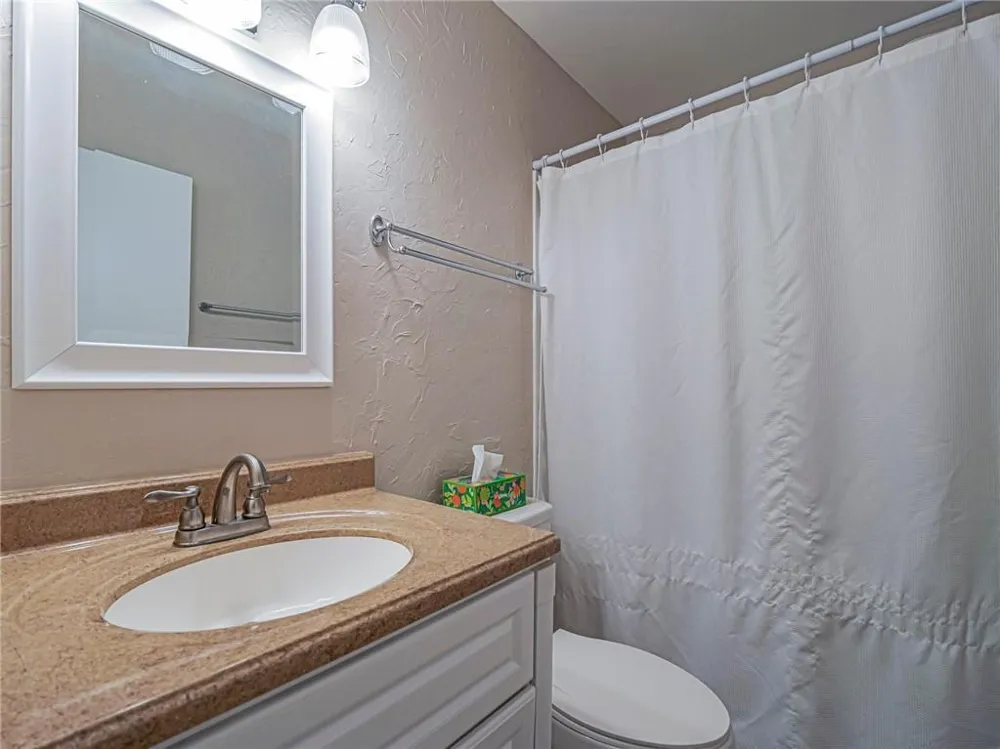 28 Pine Arbor Lane #101 Vero Beach, FL 32962
