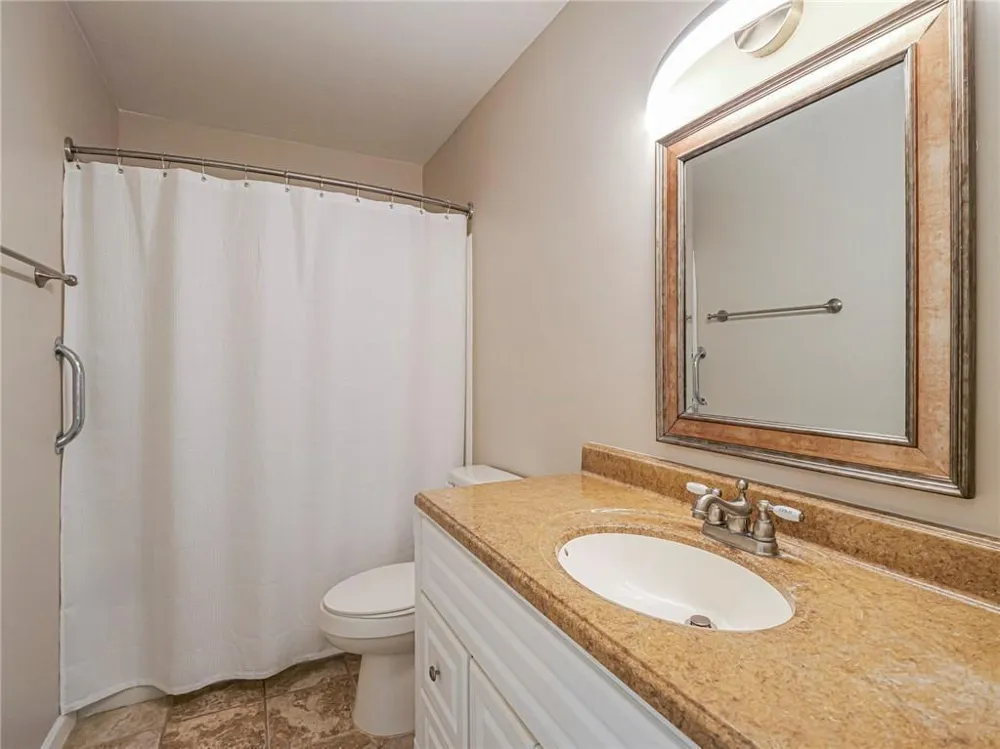 28 Pine Arbor Lane #101 Vero Beach, FL 32962