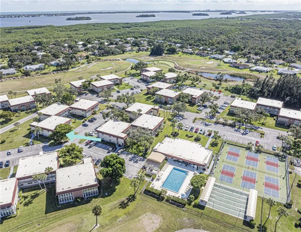 28 Pine Arbor Lane #101 Vero Beach, FL 32962