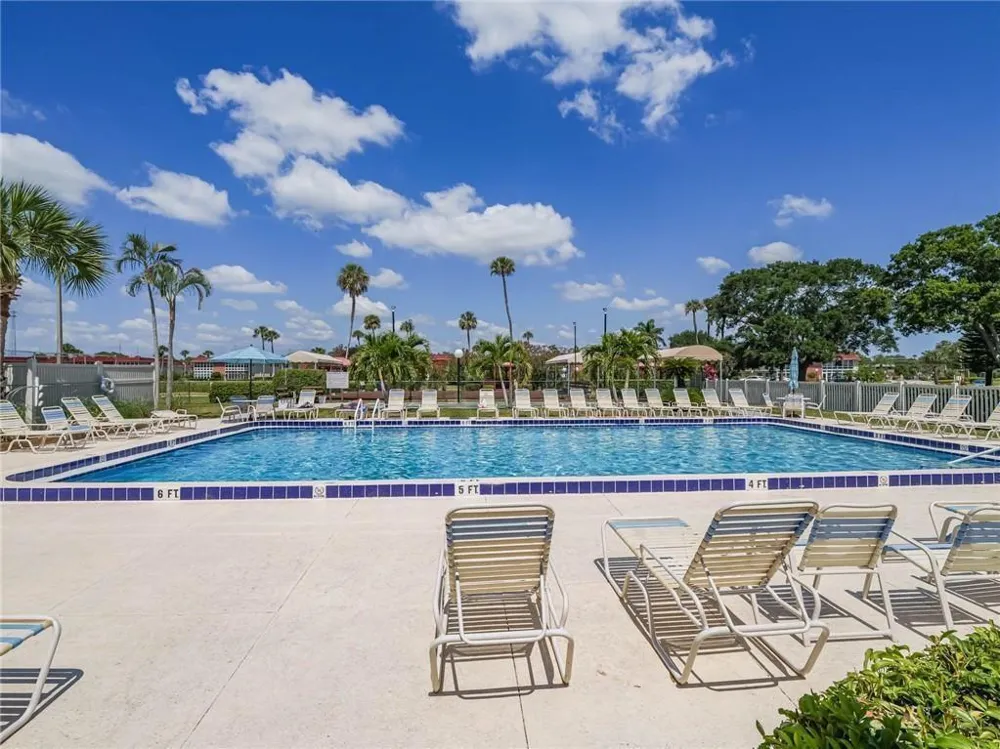 28 Pine Arbor Lane #101 Vero Beach, FL 32962