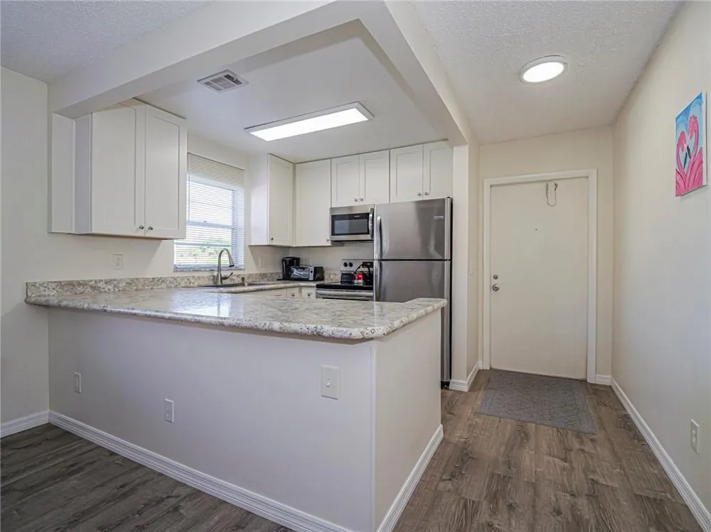 28 Pine Arbor Lane #101 Vero Beach, FL 32962