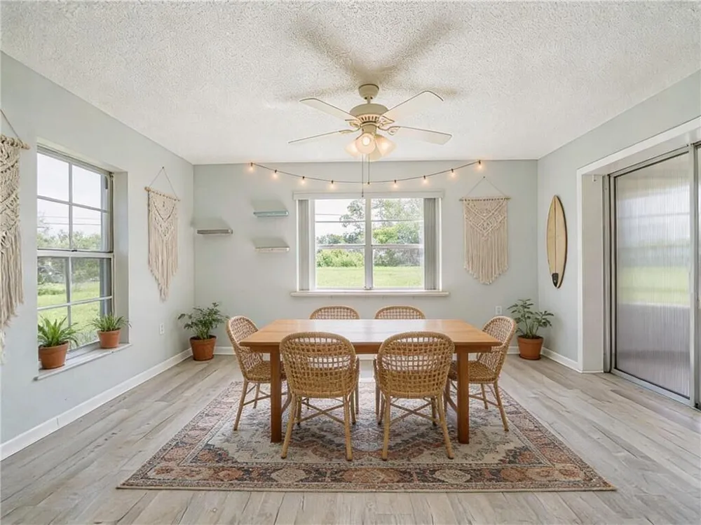 136 16th Avenue Vero Beach, FL 32962
