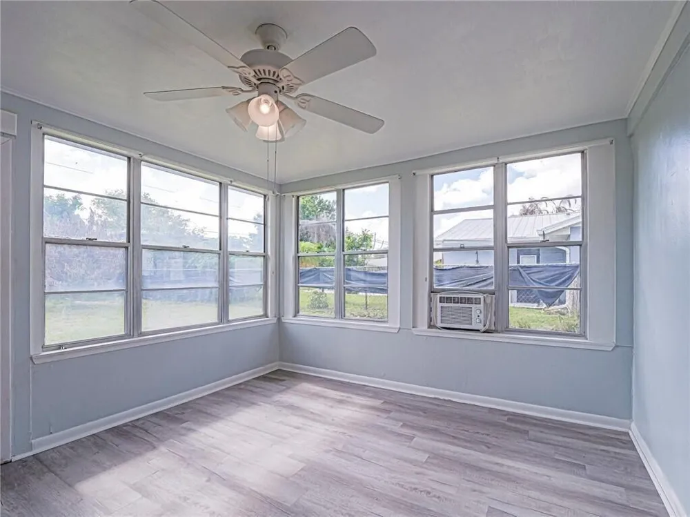 136 16th Avenue Vero Beach, FL 32962