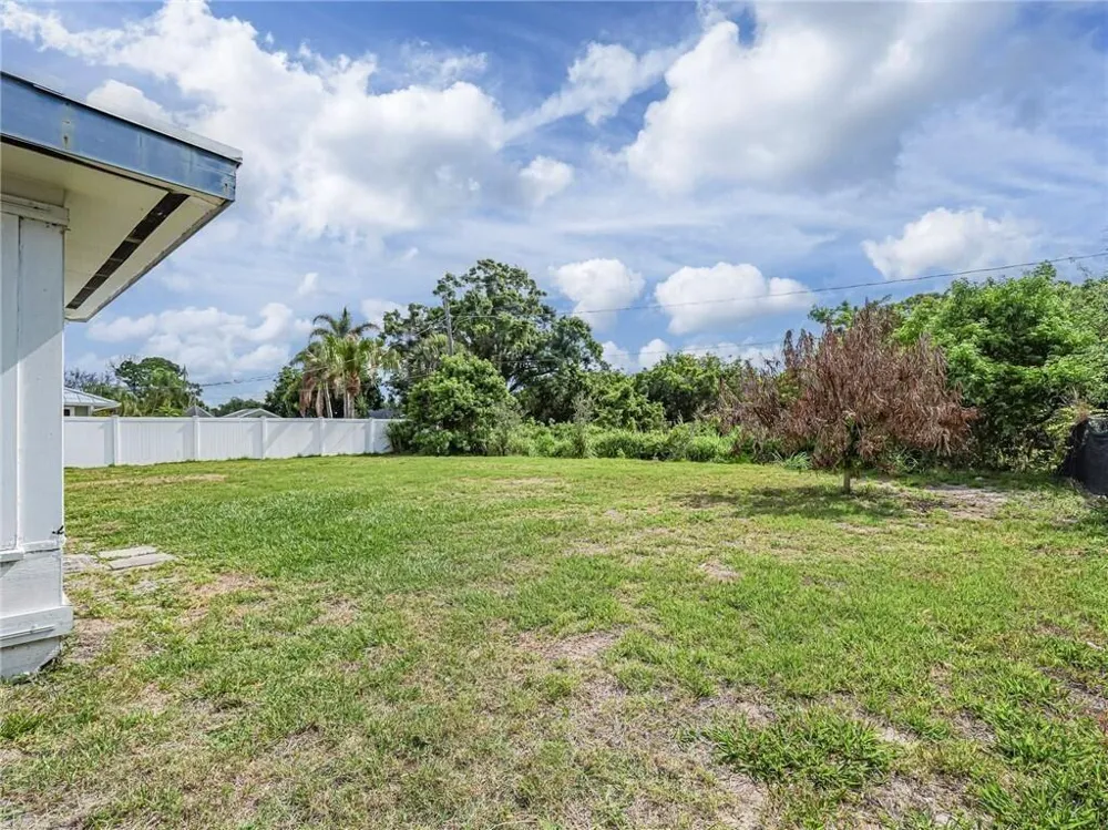 136 16th Avenue Vero Beach, FL 32962
