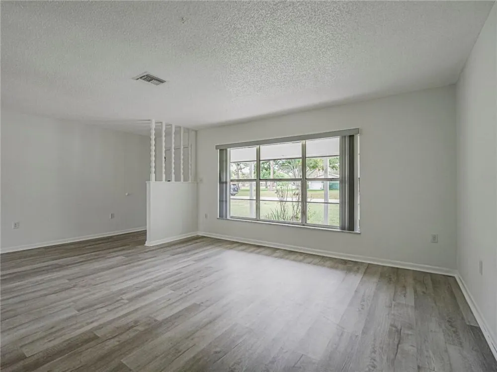 136 16th Avenue Vero Beach, FL 32962