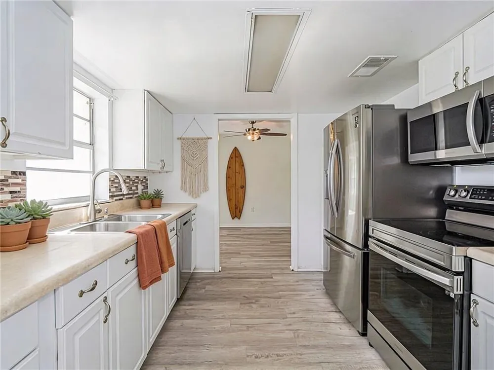 136 16th Avenue Vero Beach, FL 32962