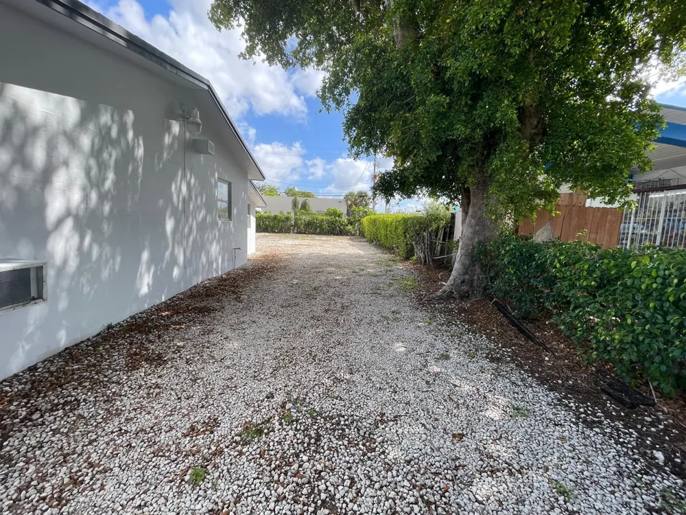 840 NW 33 STREET Oakland Park, FL 33309
