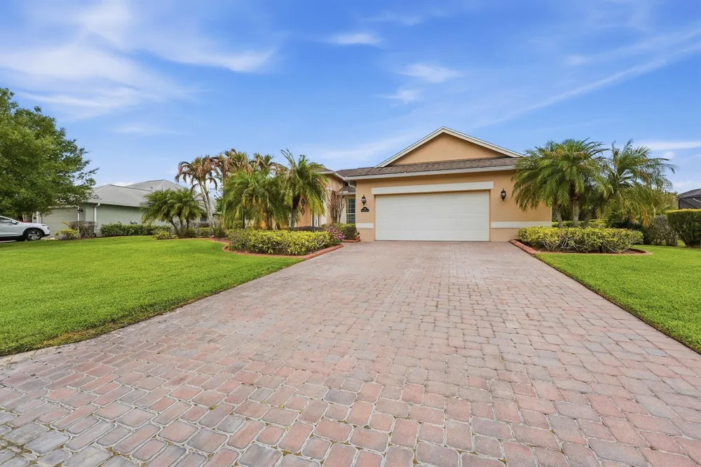 1215 Southlakes Way SW Vero Beach, FL 32968