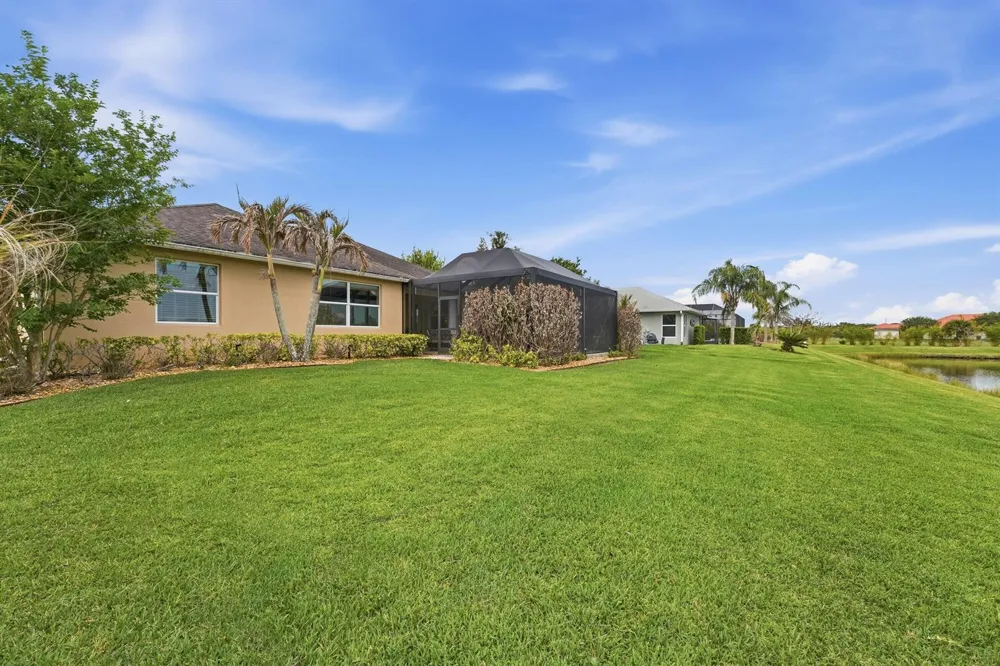 1215 Southlakes Way SW Vero Beach, FL 32968